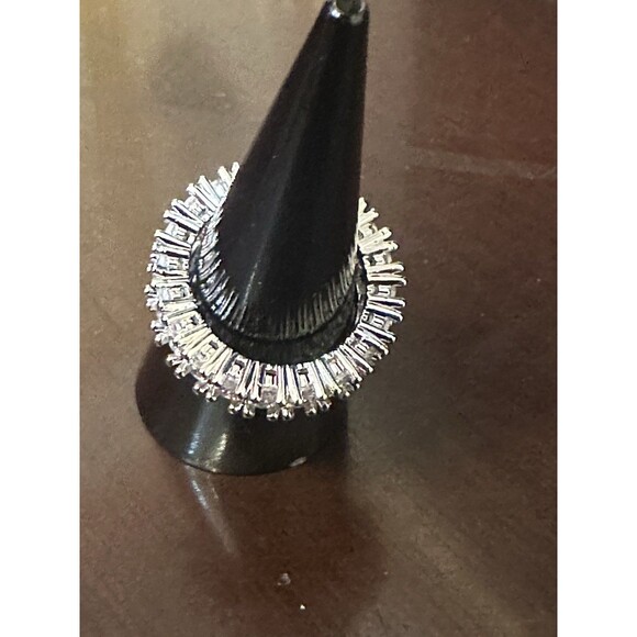 Cubic Zirconia Band Bling Engagement Ring Delicate Costume Glam Jewelry Size 6 - Picture 3 of 3